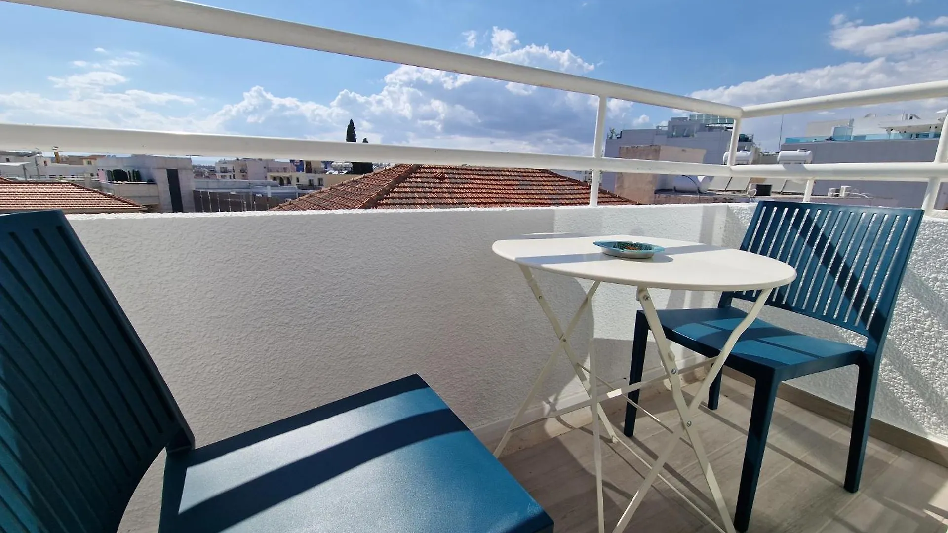 Apartment Kitieos Central Apts 100M From Finikoudes Beach Larnaca Cyprus