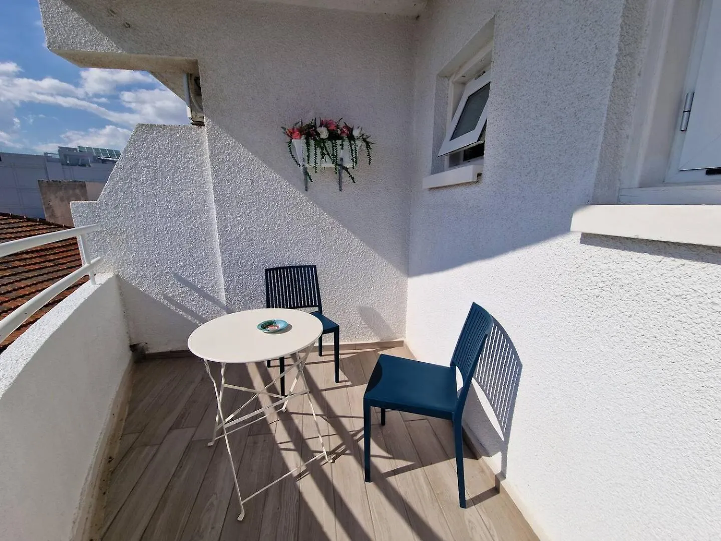 Apartment Kitieos Central Apts 100M From Finikoudes Beach Larnaca Cyprus