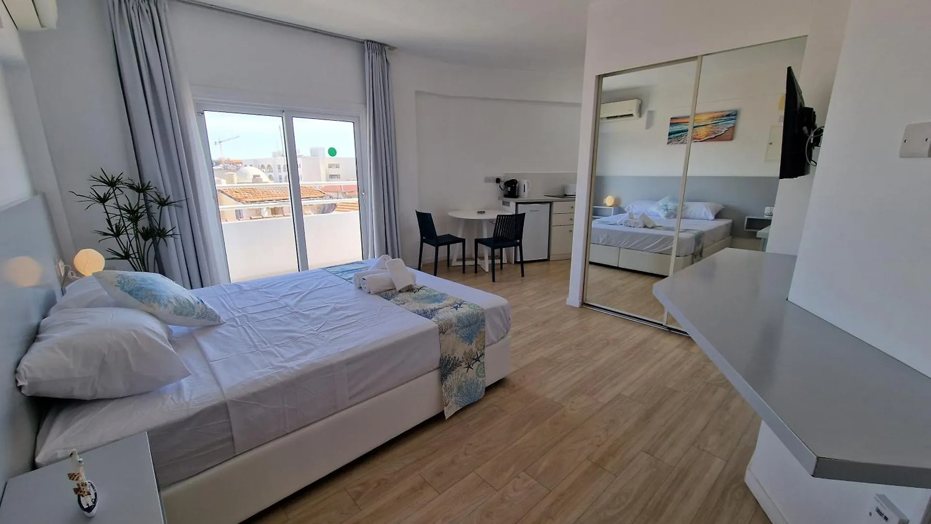 Kitieos Central Apts 100M From Finikoudes Beach Larnaca Cyprus